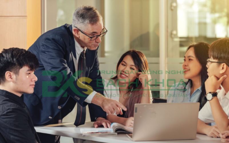 Nên học Đại học hay Cao đẳng ngành Quản trị kinh doanh? 6 Cao đẳng ngành Quản trị kinh doanh