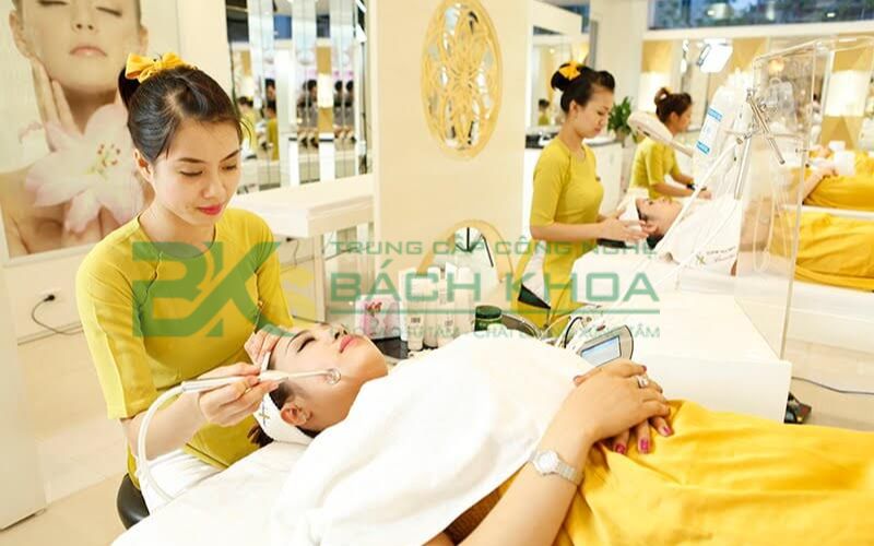 Khóa học Trung cấp Chăm sóc sắc đẹp học cuối tuần dành cho người đi làm 6 Chương trình Trung cấp Chăm sóc sắc đẹp học cuối tuần học những gì?