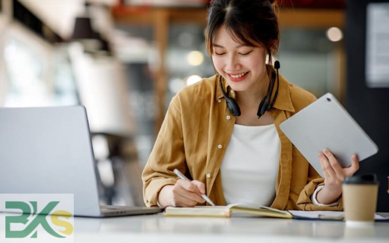 Khóa đào tạo Trung cấp Tiếng Anh học ngoài giờ hành chính dành cho người bận rộn 5 Người bận rộn có nên học Trung cấp Tiếng Anh ngoài giờ hành chính?