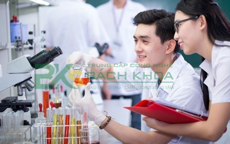 Thời gian học Trung cấp ngành Dược bao lâu ra trường? 5 Thời gian học Trung cấp ngành Dược