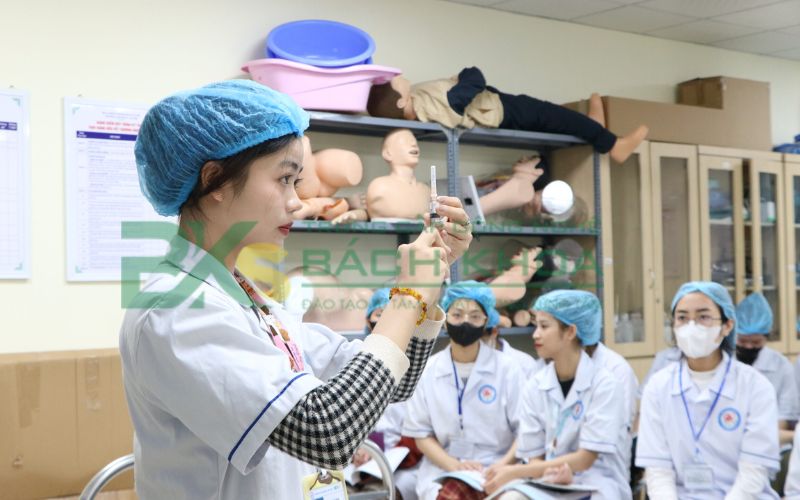 Trung cấp Y sĩ đa khoa học online là học như thế nào?