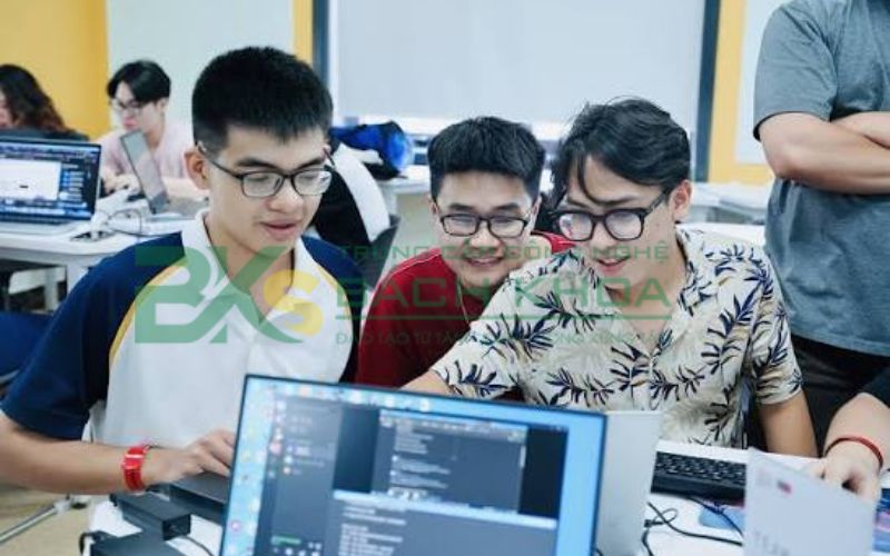 Học phí Trung cấp Công nghệ thông tin bao nhiêu tiền? 7 Lớp học Trung cấp Công nghệ thông tin mở ở đâu?